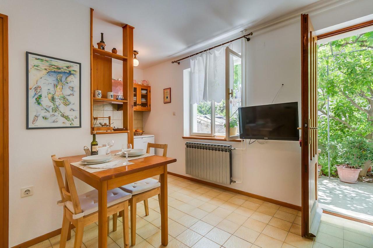 Apartman Pia Mali Lošinj Exterior foto