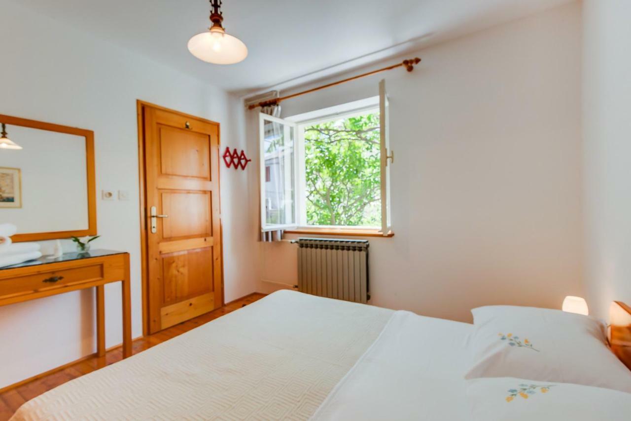 Apartman Pia Mali Lošinj Exterior foto