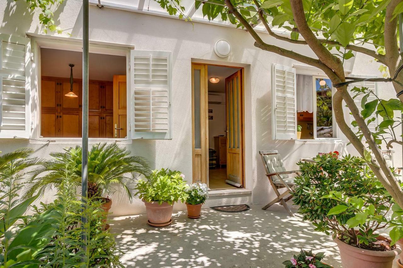 Apartman Pia Mali Lošinj Exterior foto