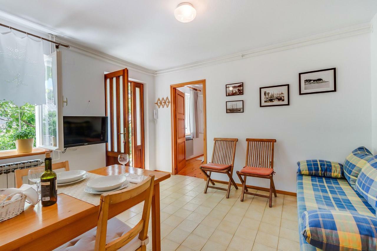 Apartman Pia Mali Lošinj Exterior foto